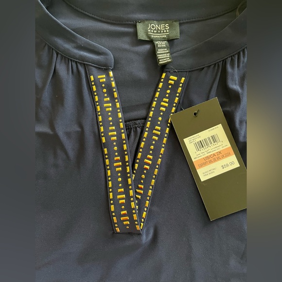 New! Jones Nee York Navy Blouse with Embellished Gold Neckline Size 2X - Picture 9 of 13